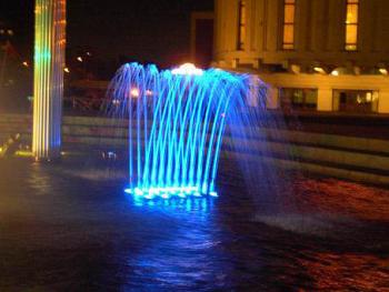 Подсветка фонтана с использованием
